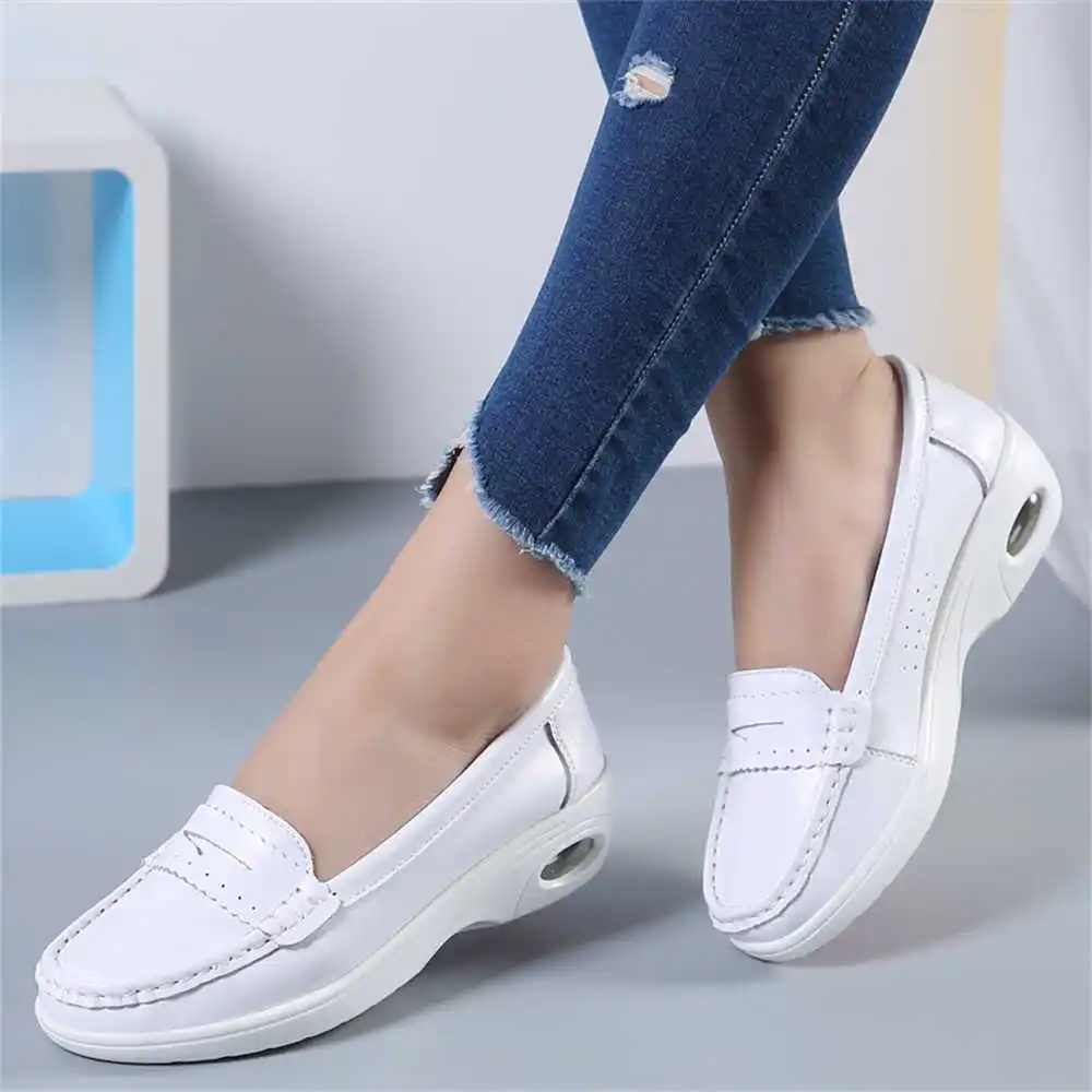 Thick Sole Slipon White Traine - огляд і ціна Women'S Accessories Famous Footwear