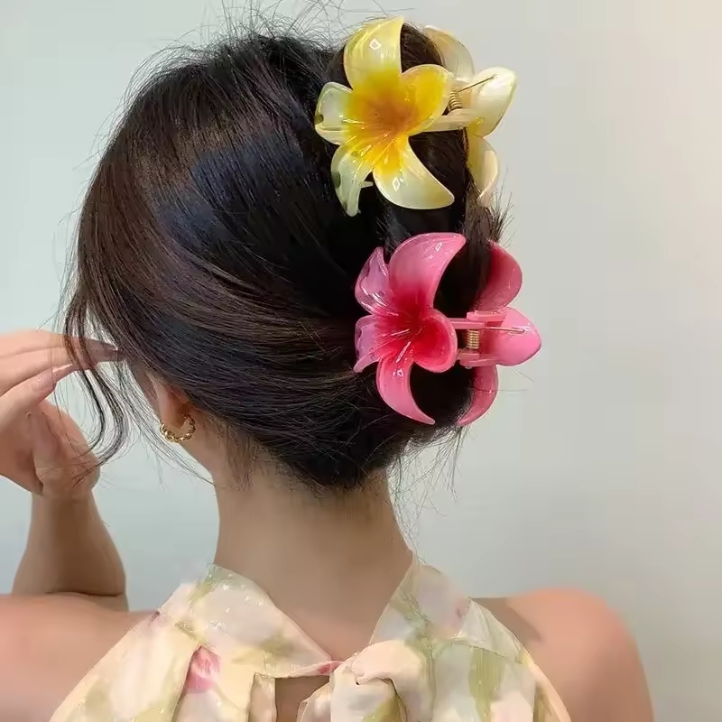  Bohemia Large Flower Acrylic - огляд і ціна Women'S Accessories Accessorize